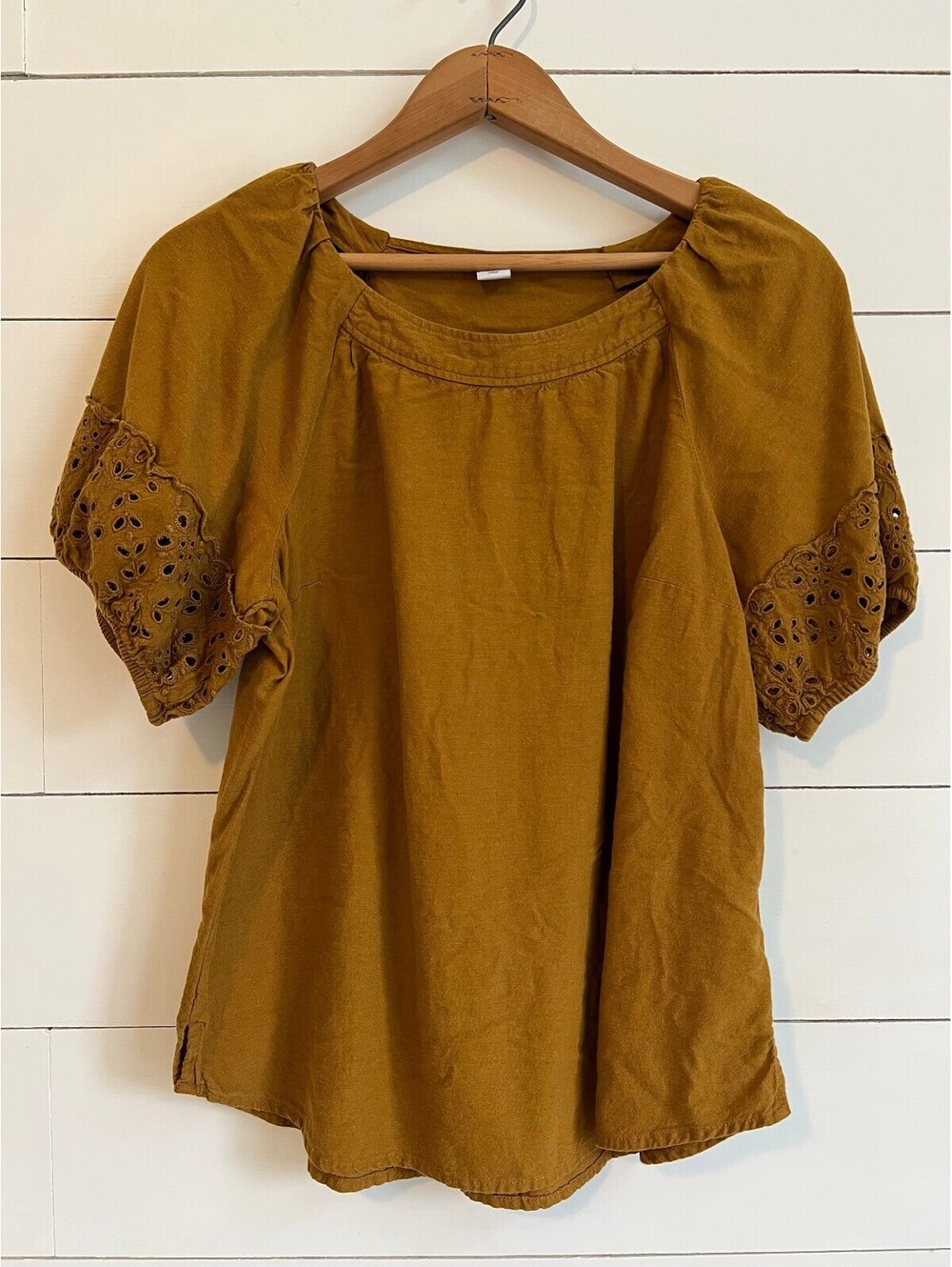 Old Navy Eyelet Blouse Women's Size S Carmel Brown Boho Beachy Summer Cottage